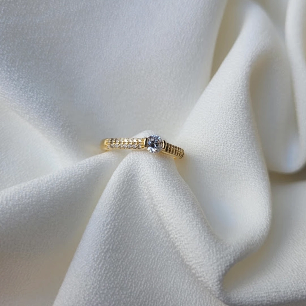 Anel Solitário Cravejado Cristal