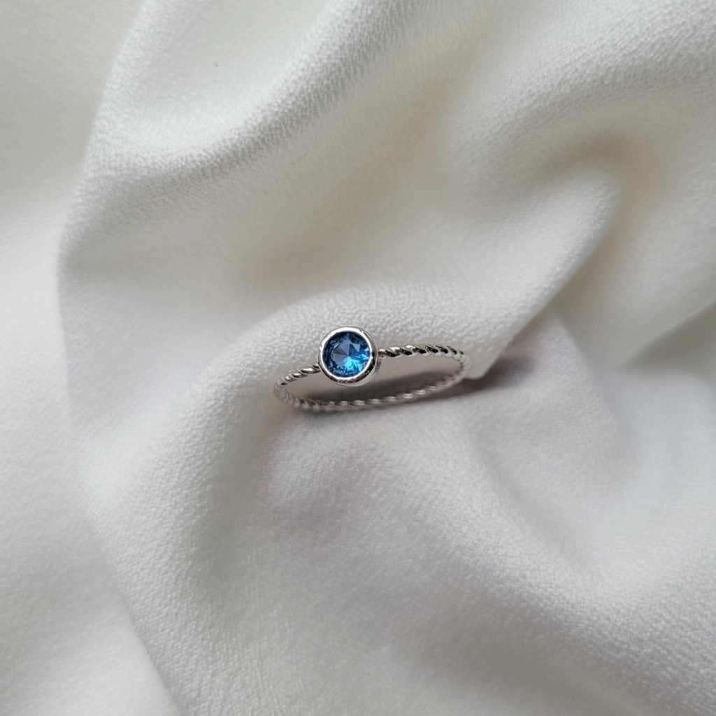 Anel Solitário Torcidinho Acqua