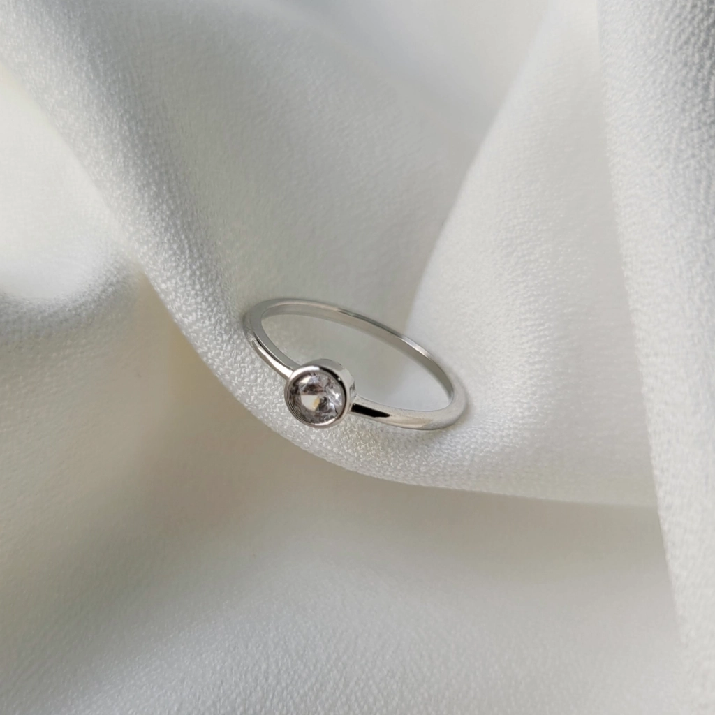 Anel Solitário Inglesa Cristal