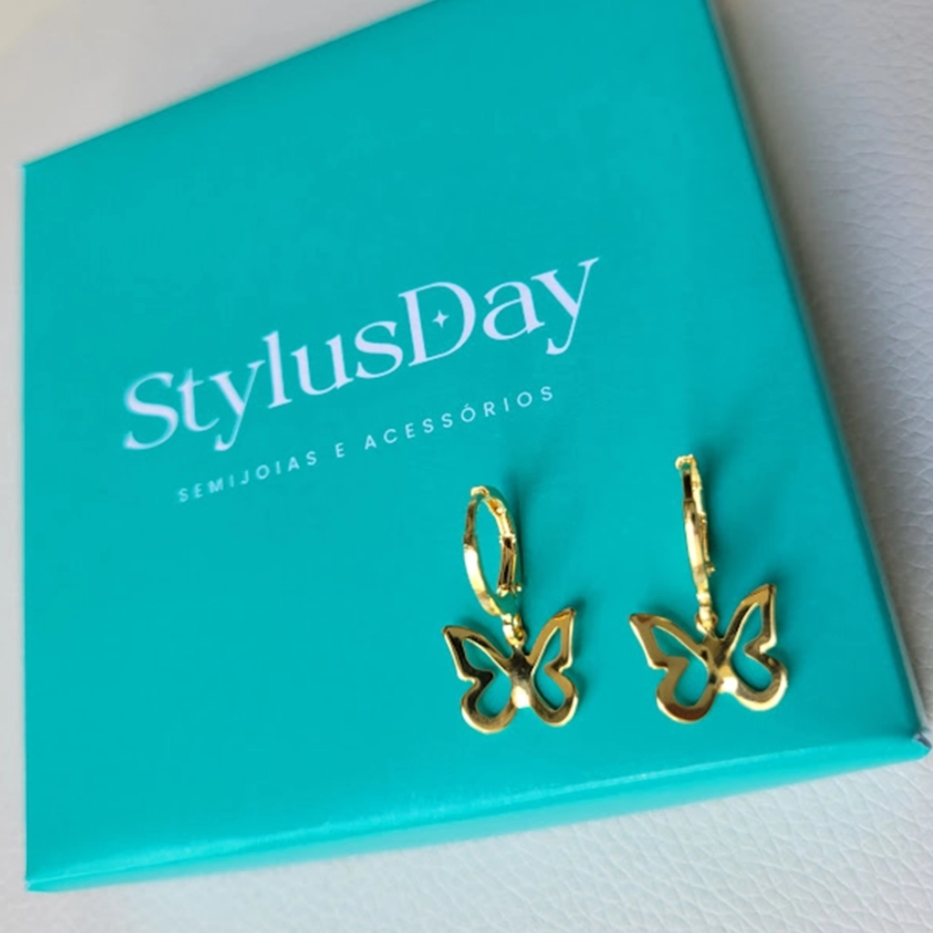 Argola Borboleta Vazada Lisa