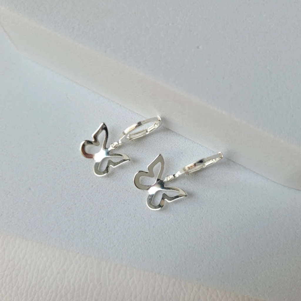 Argola Borboleta Vazada Lisa