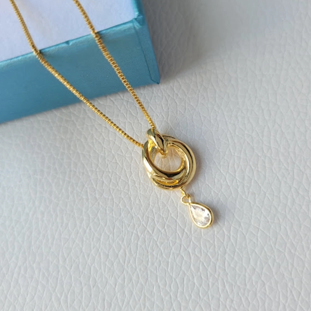 Colar Círculo Trançado e Gota Cristal