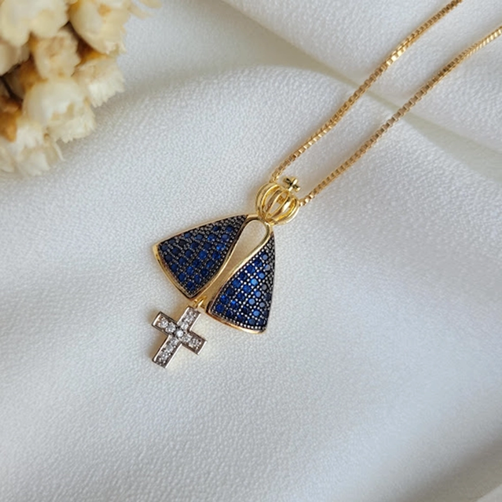 Colar Nossa Senhora Aparecida com Cruz Cravejado Cristal