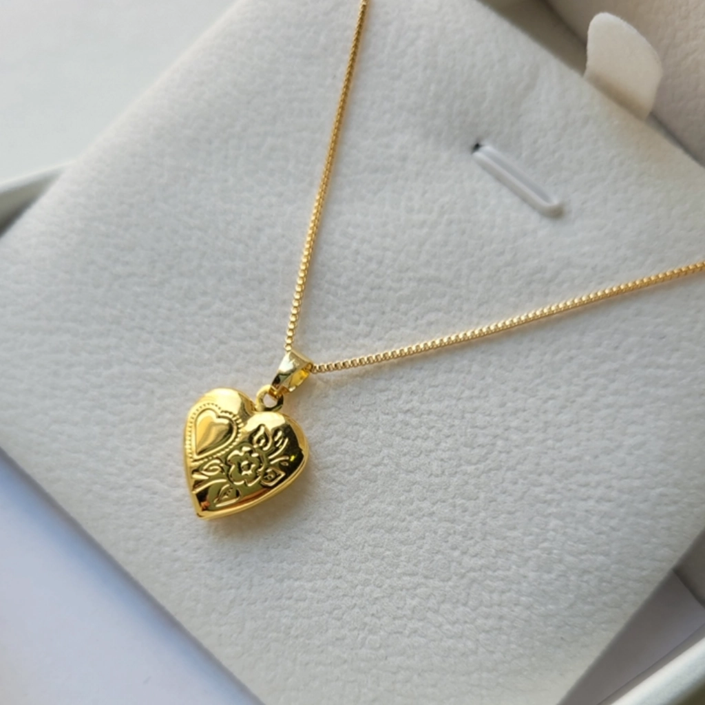 Colar Relicário Coração