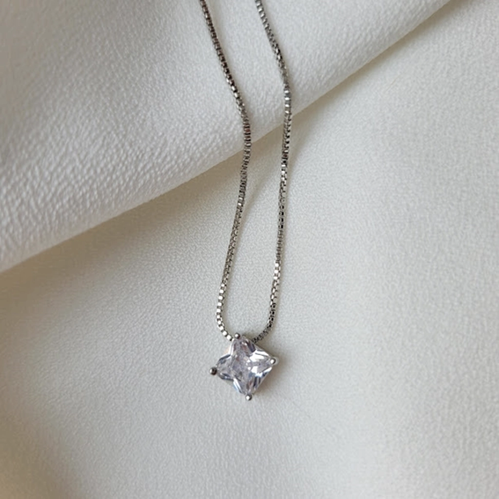 Colar Ponto de Luz Quadrado Cristal