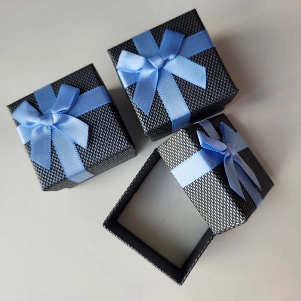 Embalagem para Presente Preta com Laço Azul