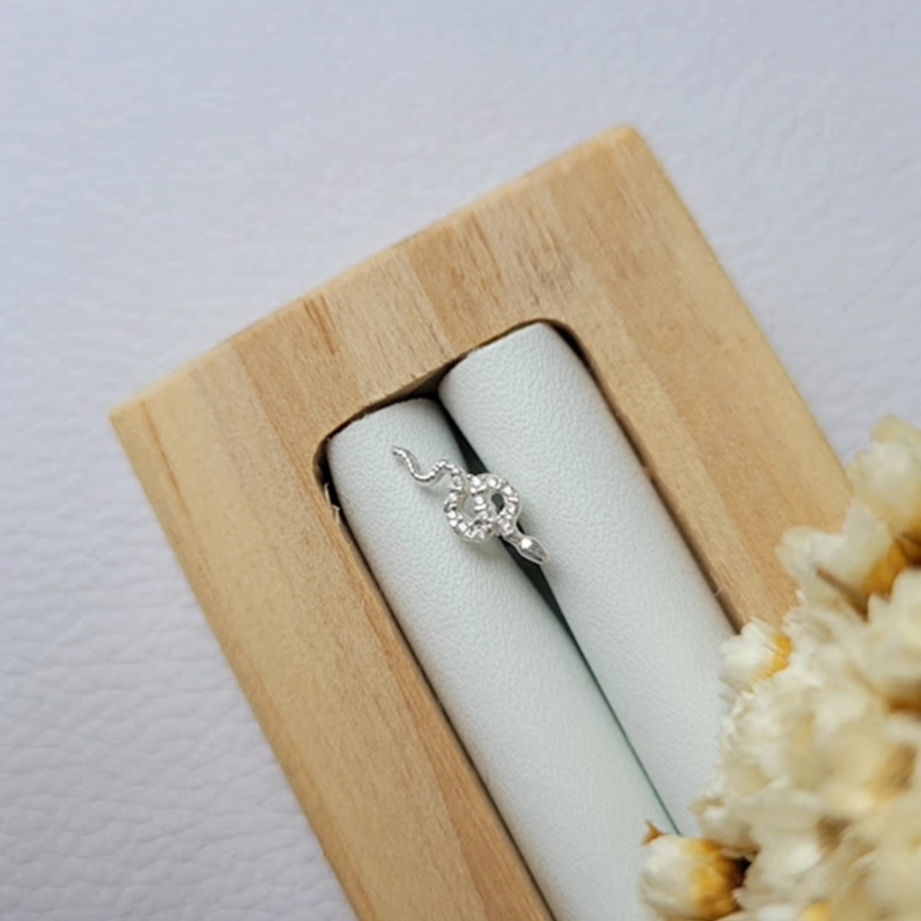 Piercing Serpente Cristal