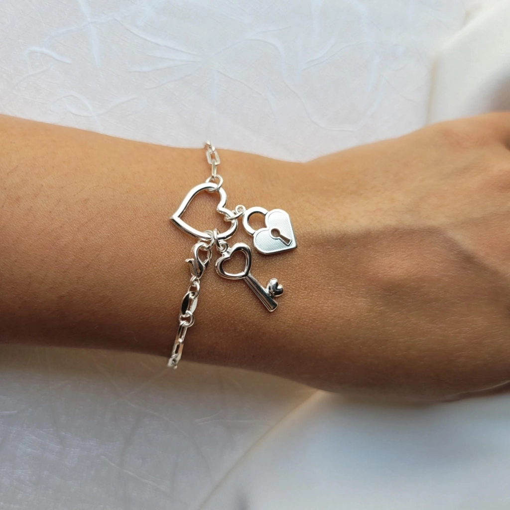 Pulseira Coração com Chave e Cadeado