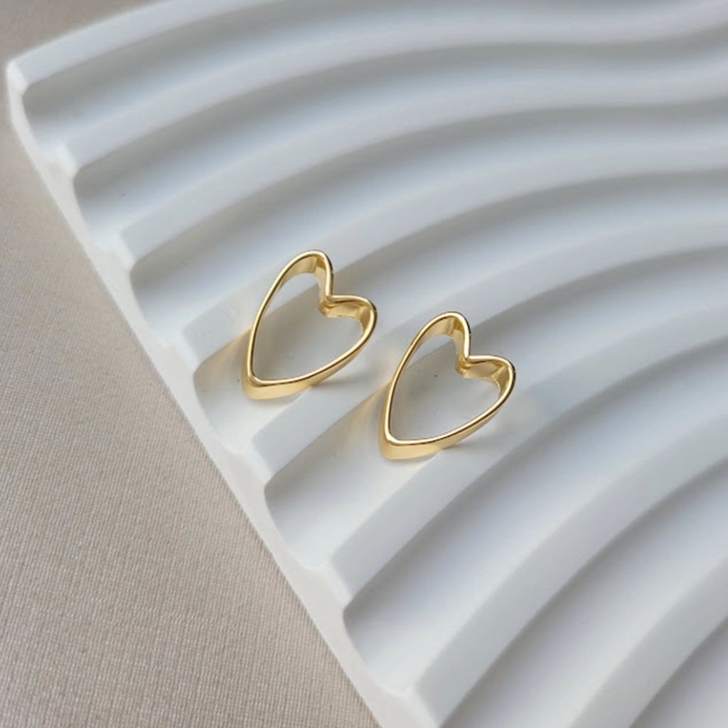 Brinco Coração Vazado