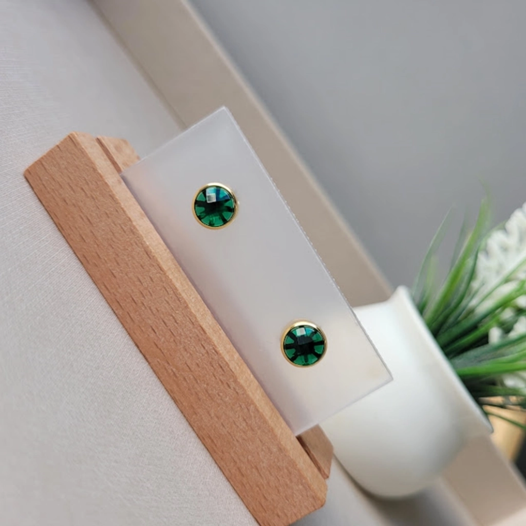 Brinco Meia Lua Esmeralda