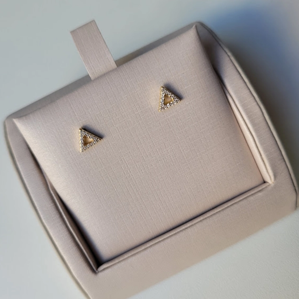 Brinco Triângulo Cristal
