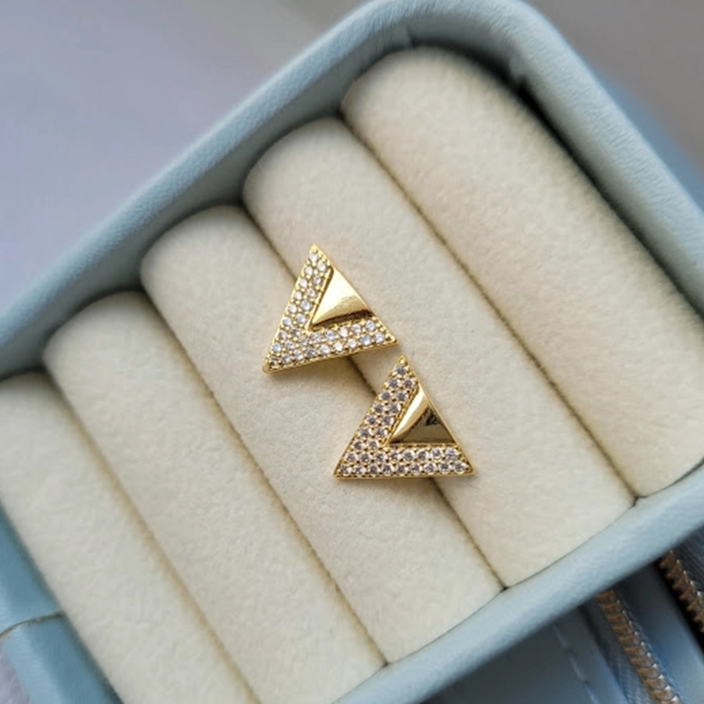 Brinco Triângulo Cristal