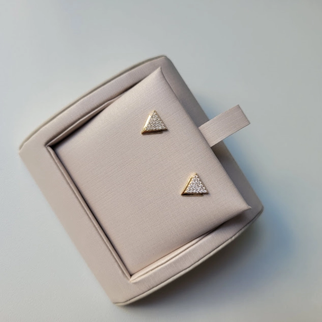 Brinco Triângulo Duplo Cristal