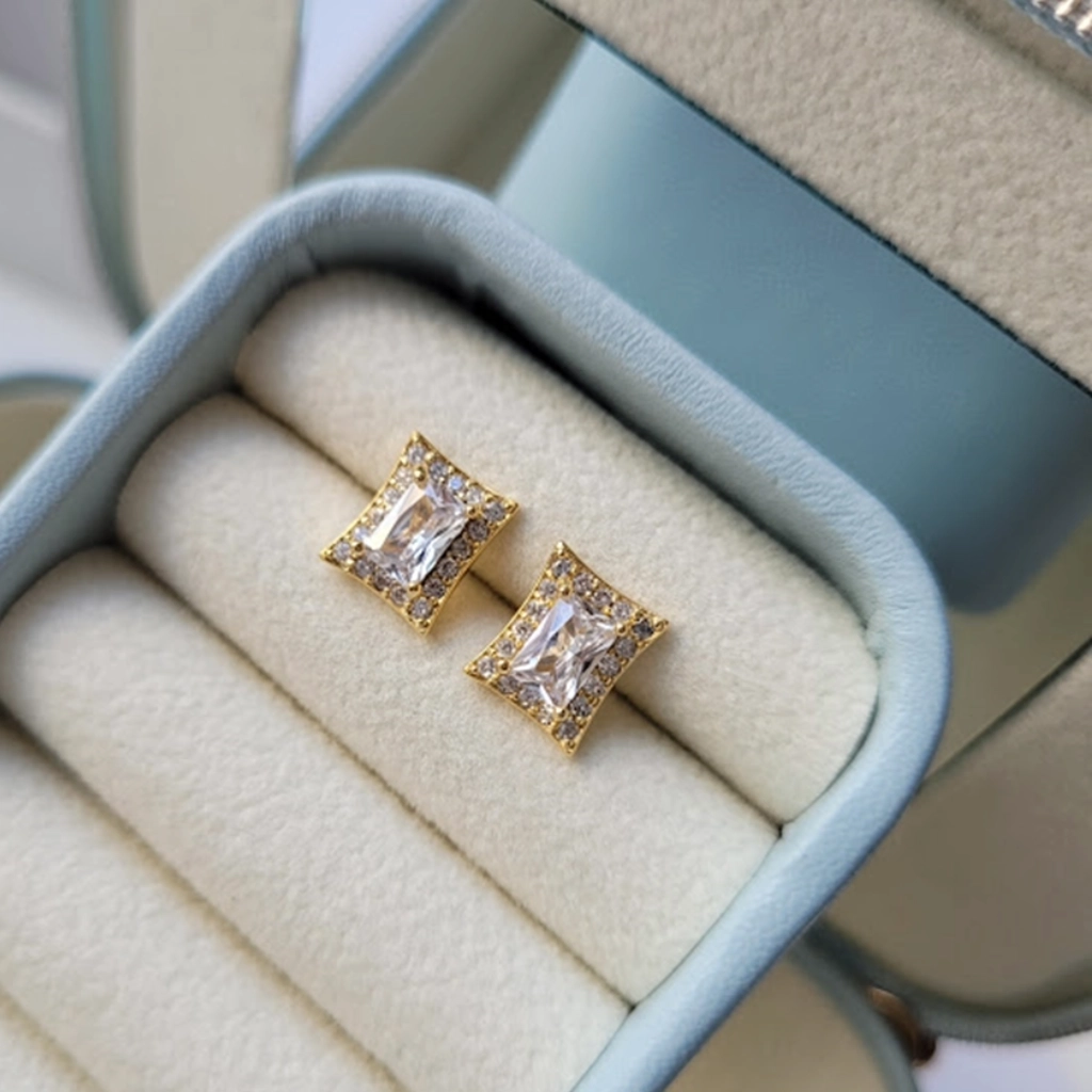 Brinco Retângulo Cravejado Cristal