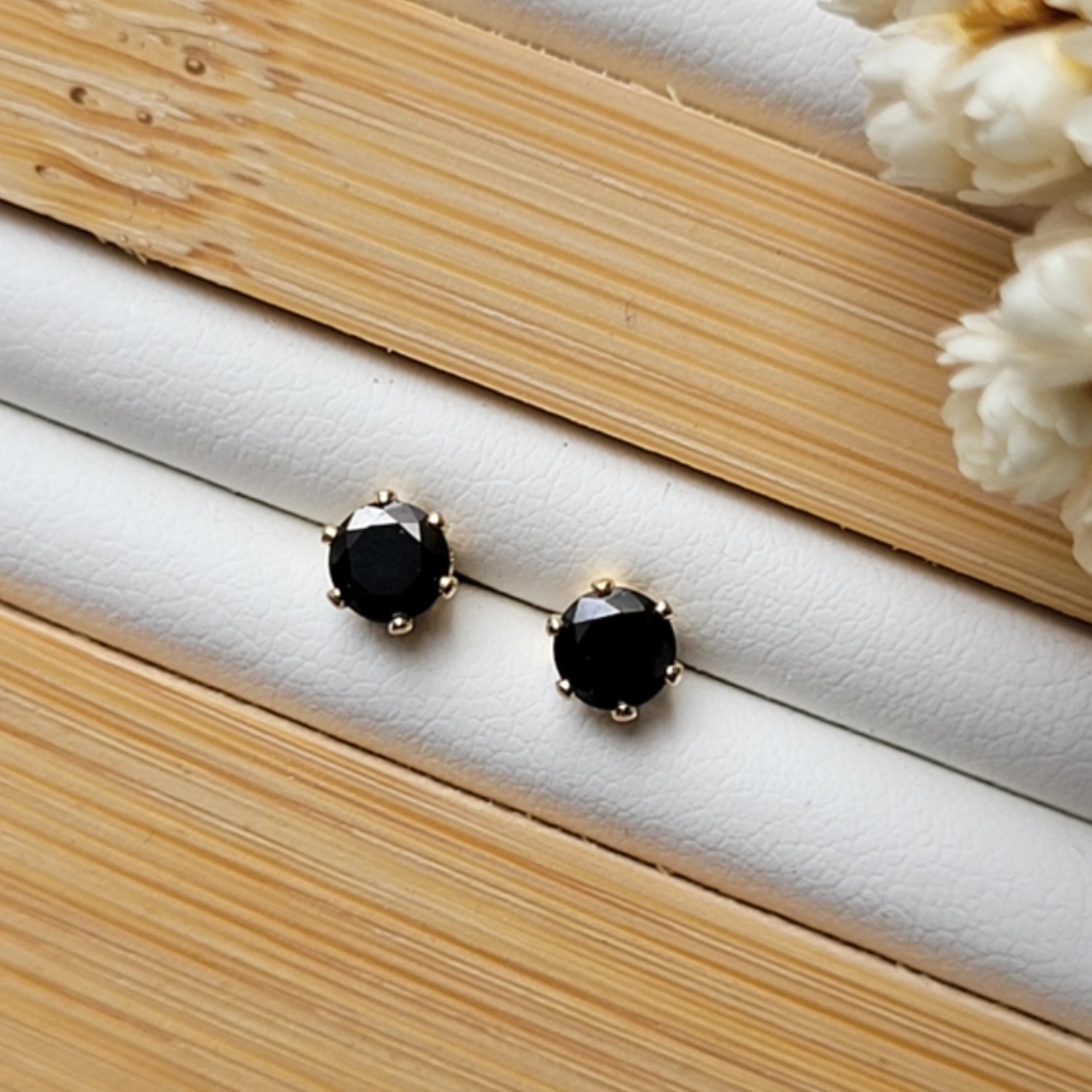 Brinco Ponto de Luz Negra