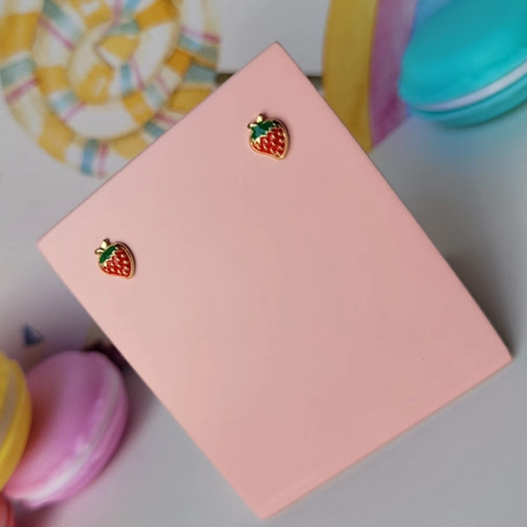 Brinco Infantil Moranguinho Vermelho