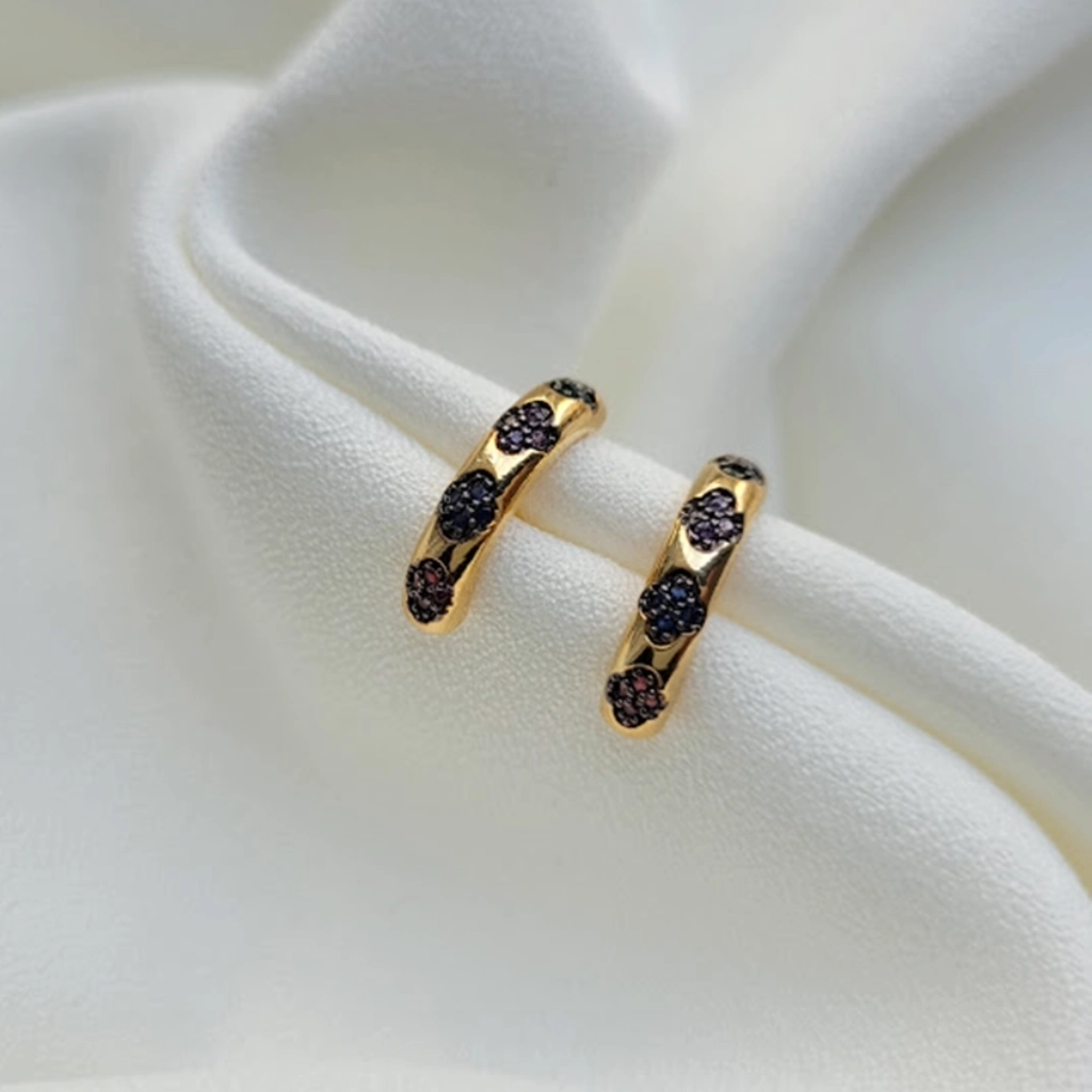 Brinco Liso Cravejado Colorida