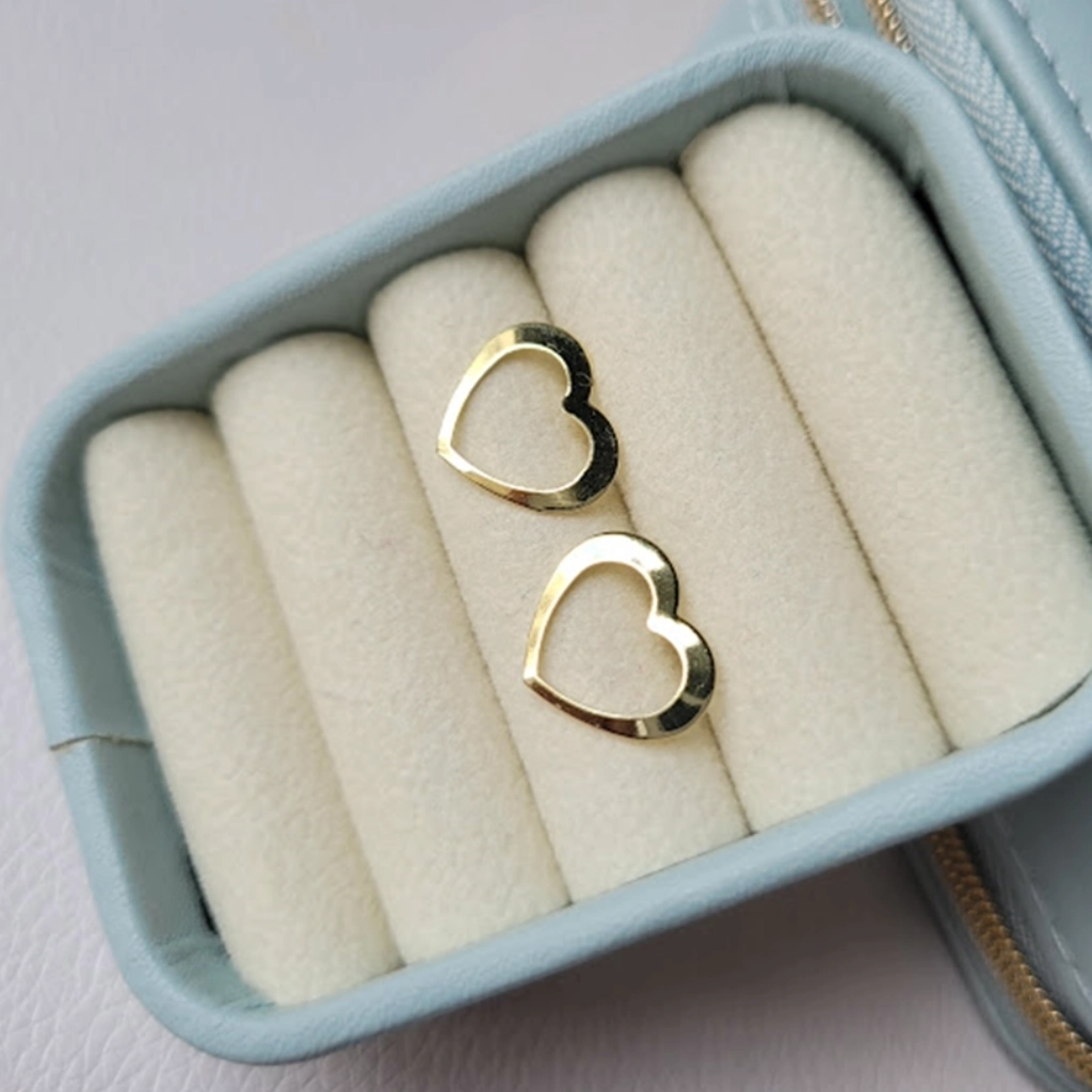 Brinco Coração Vazada