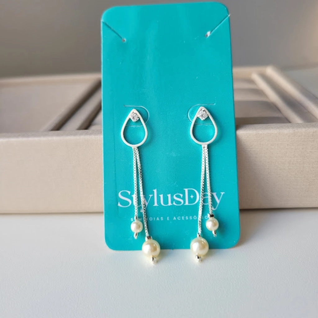 Brinco Gota Ponto de Luz e Pérolas