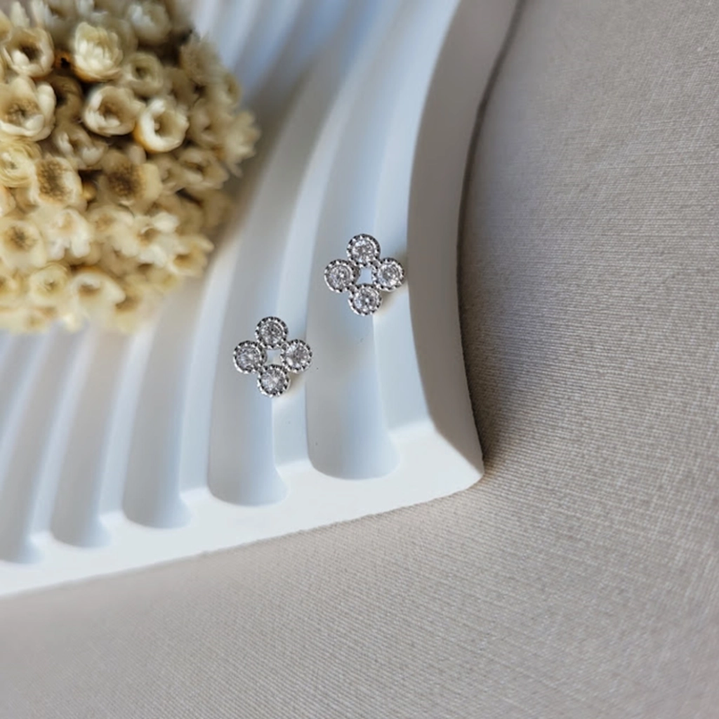 Brinco 4 Pontos de Luz