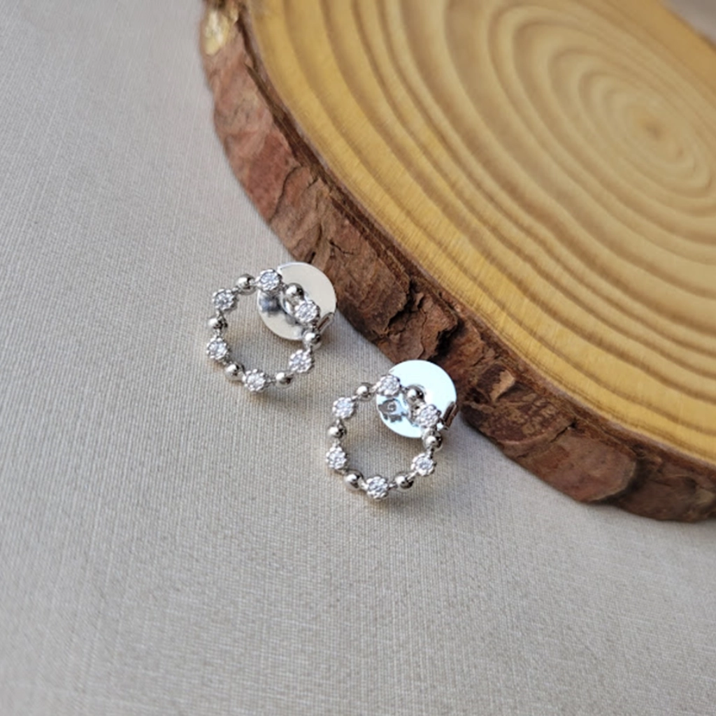 Brinco Círculo com Bolinhas e Pontos de Luz