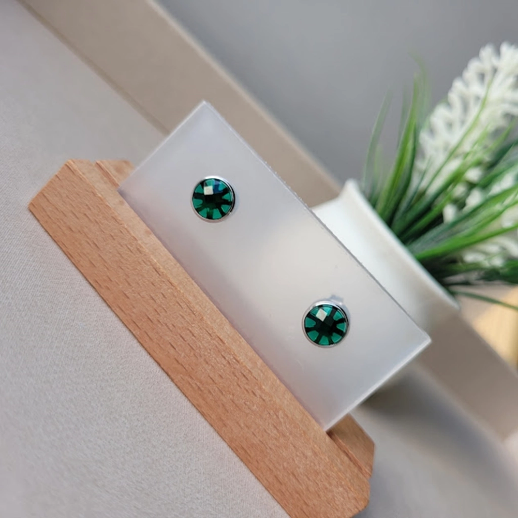 Brinco Meia Lua Esmeralda